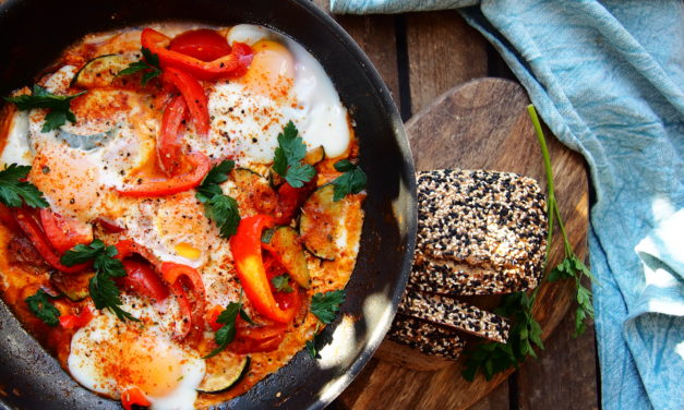Shakshuka with courgette and bell pepper