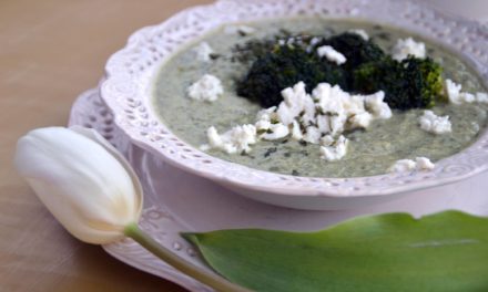 Broccoli soup with feta cheese