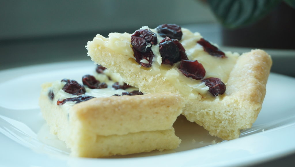 Mazurek toppings ideas (white chocolate and dried cranberries)