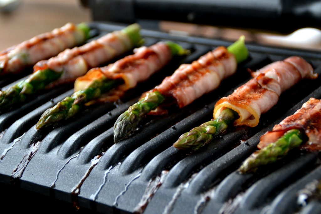 Grilled asparagus rolled in bacon