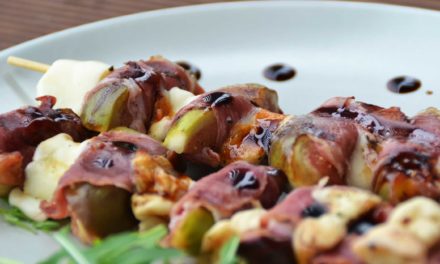 Ham, cheese and figs skewers